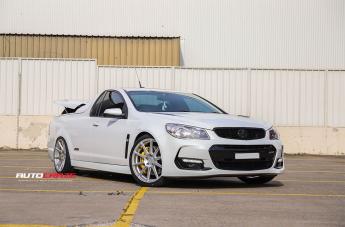 HOLDEN-COMMODORE-VF-SS-UTE-SF04-SILVER